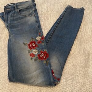 Express novelty rose appliqué jeans/leggings. Size 4R